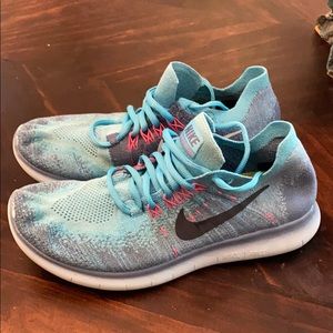 Nike Flyknit women’s 6